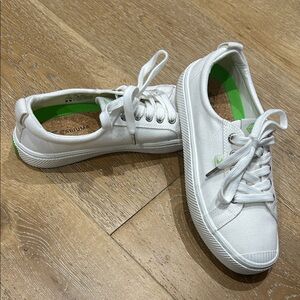 Cariuma Off-White Canvas Sneakers